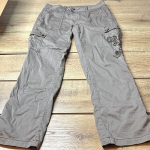 Women’s Cache Embellished Cargo Pants Size 6